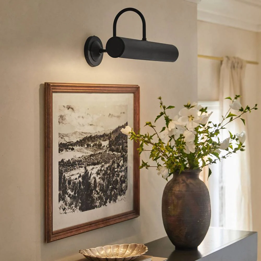 Calvire Elegant Form Picture Light - Image 10
